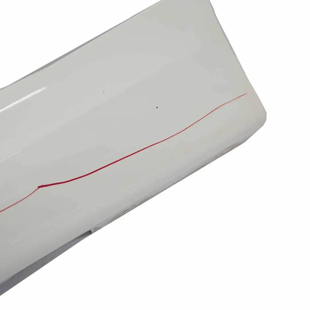 Gonna laterale M Sport Sill sinistra Alpinweiss Alpine White - 300 per BMW E87 con numero di parte 0033557 BMW E87 Gonna laterale M Sport Sill sinistra Alpinweiss Alpine White - 300 - SKU 0033557-AW - Numero di parte 0033557
