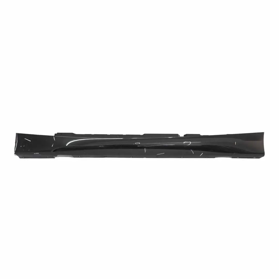 Sill Strip Faldon Lateral Izquierdo Negro Zafiro - 475 para BMW E87 3 M Sport con número de pieza 0033557 BMW E87 3 M Sport Sill Strip Faldon Lateral Izquierdo Negro Zafiro - 475 - SKU 0033557-BS3 - Número de pieza 0033557
