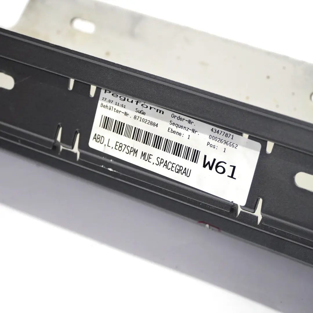 Bande de seuil Jupe latérale gauche Spacegrau Space Grey - A52 pour BMW E87 M Sport à propos du numéro de pièce 0033557 BMW E87 M Sport Bande de seuil Jupe latérale gauche Spacegrau Space Grey - A52 - SKU 0033557-SCG1 - Numéro de pièce 0033557