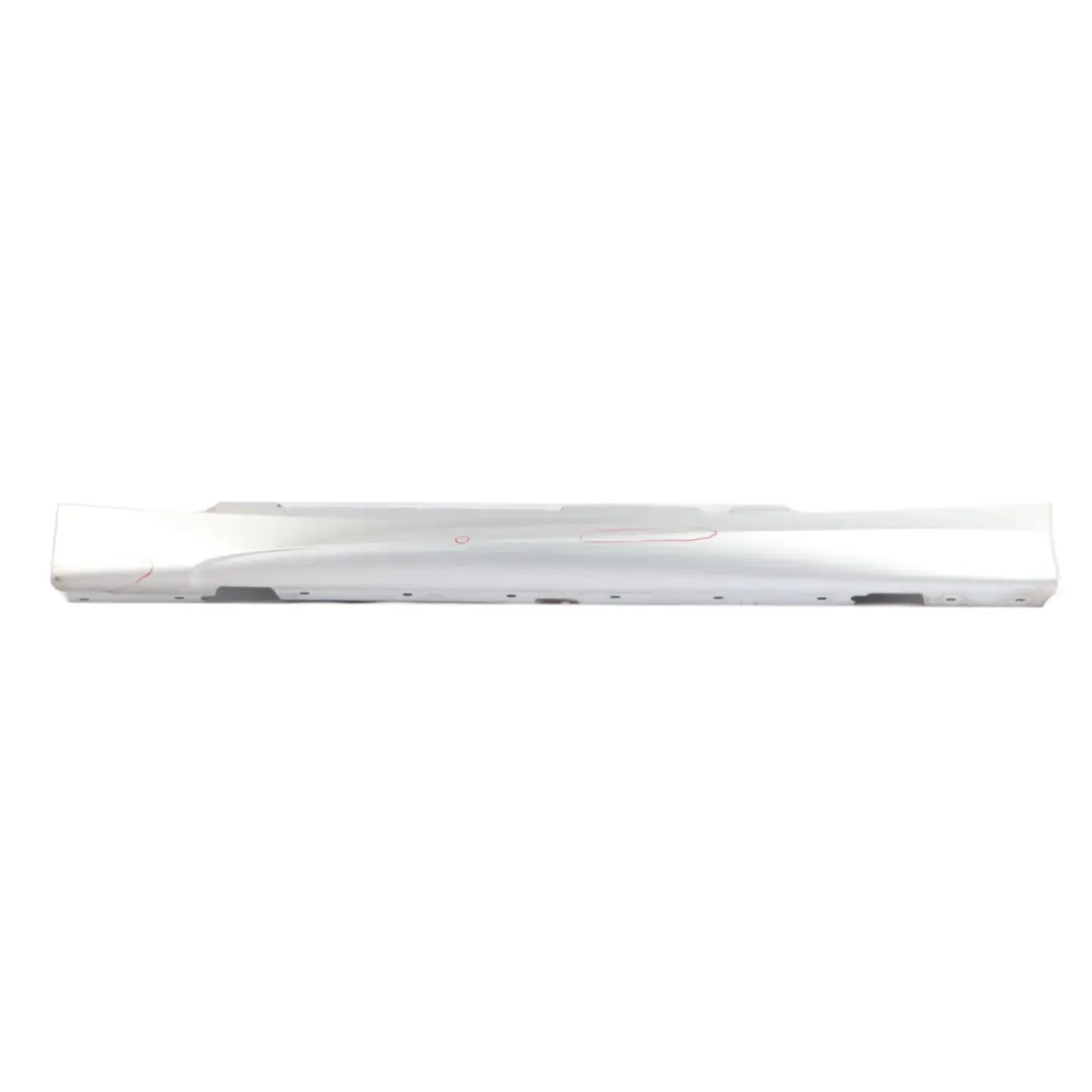 Sill Strip Faldon Lateral Izquierdo Titansilber Plata - 354 para BMW E87 M Sport con número de pieza 0033557 BMW E87 M Sport Sill Strip Faldon Lateral Izquierdo Titansilber Plata - 354 - SKU 0033557-TS - Número de pieza 0033557
