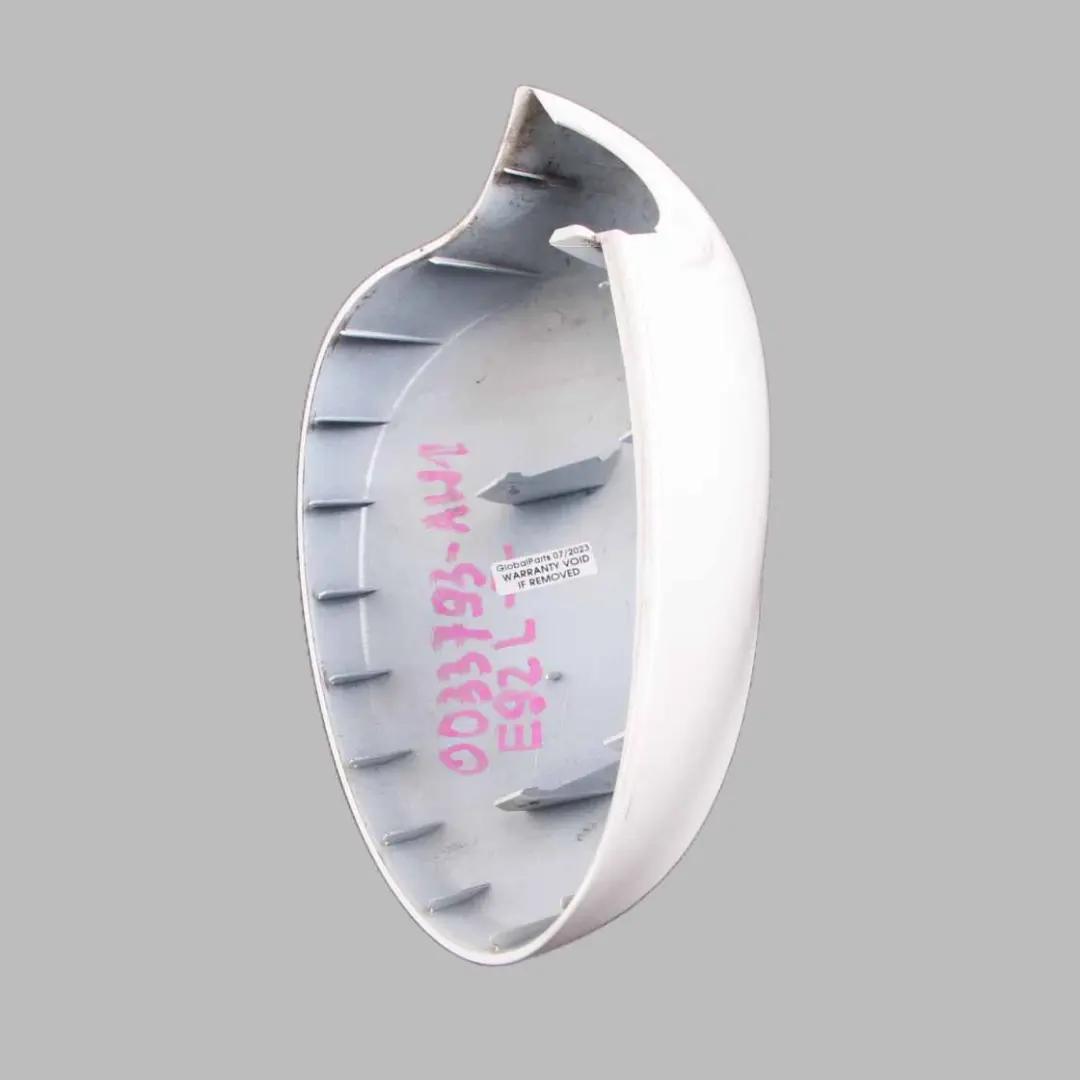 Tapa Izquierda Carcasa Espejo Retrovisor Alpinweiss Blanco 300 para BMW E92 E93 con número de pieza 0033793 BMW E92 E93 Tapa Izquierda Carcasa Espejo Retrovisor Alpinweiss Blanco 300 - SKU 0033793-AW1 - Número de pieza 0033793