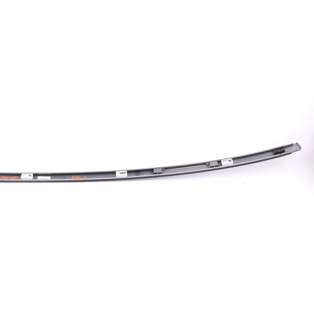 Modanatura Tetto Sinistro Rivestimento Ringhie Arctic Metallic A34 per BMW E92 con numero di parte 0033795 BMW E92 Modanatura Tetto Sinistro Rivestimento Ringhie Arctic Metallic A34 - SKU 0033795-AM - Numero di parte 0033795