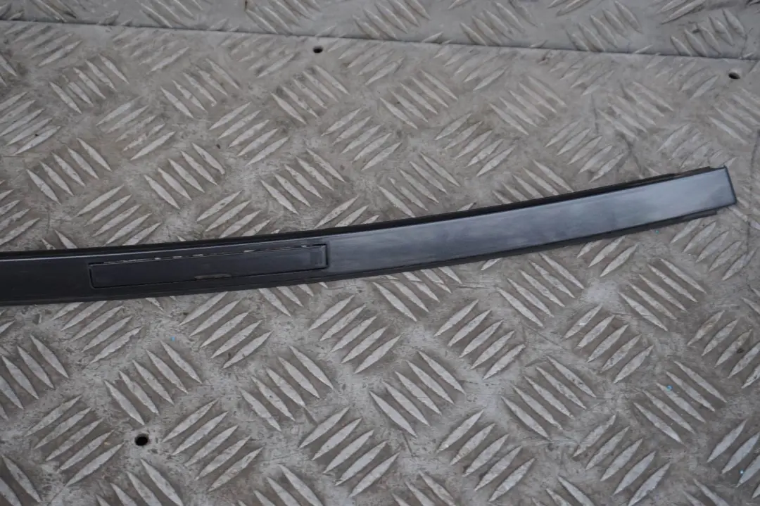 Série 3 E92 Moulure Toit Droite Baguette Finition Gris Anthracite pour BMW à propos du numéro de pièce 33796 BMW Série 3 E92 Moulure Toit Droite Baguette Finition Gris Anthracite - SKU 0033796-SG - Numéro de pièce 33796