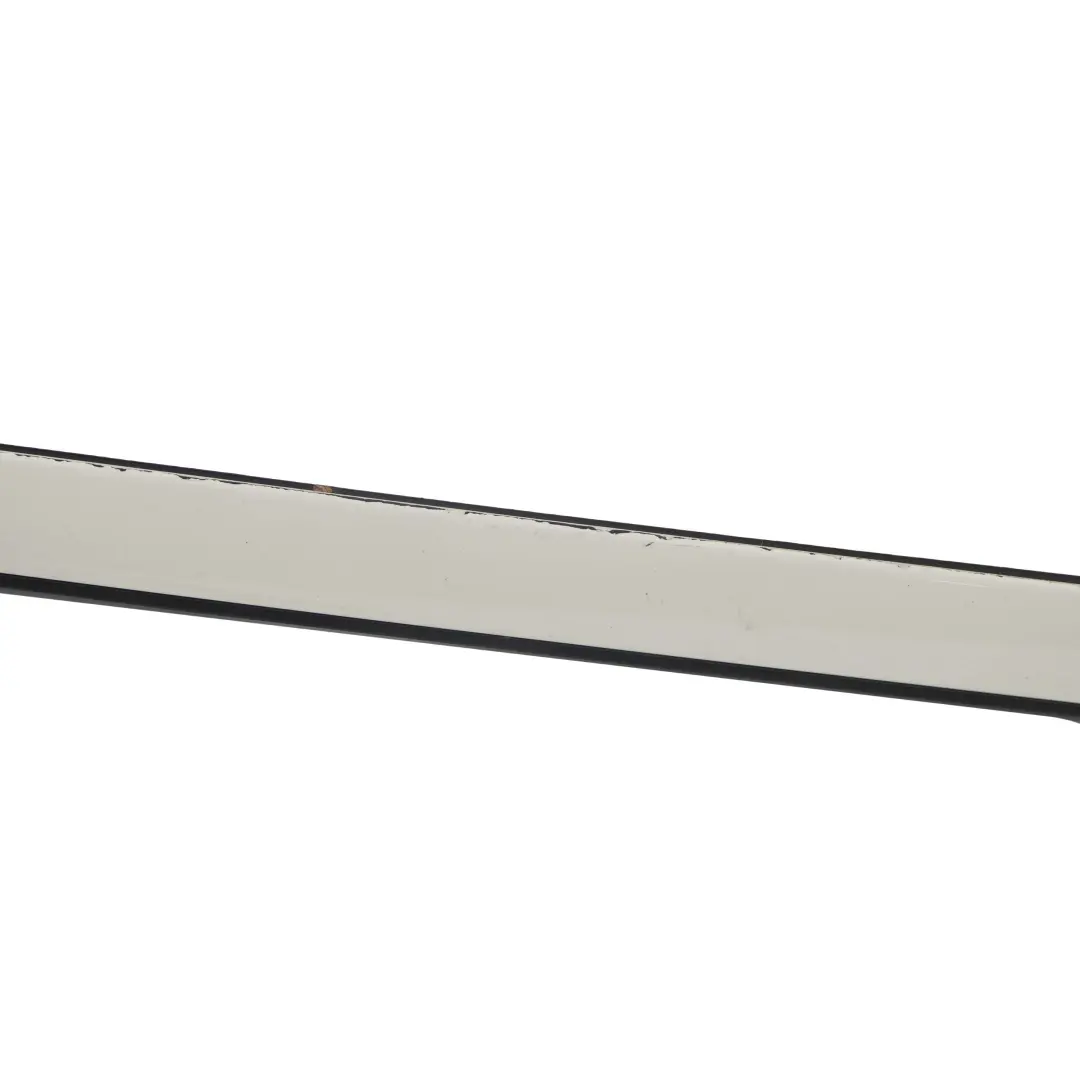 Listwa szyby przód lewa alpin white do BMW E90 E91 o numerze 0034043 BMW E90 E91 Listwa szyby przód lewa alpin white - SKU 0034043-AW1 - Numer Części 0034043