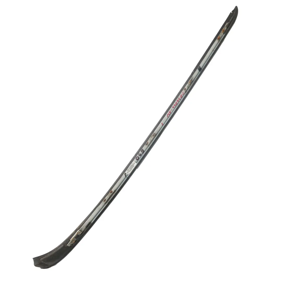 BMW E90 E91 Listwa szyby przód prawa alpinweiss - SKU 0034044-AW - Numer Części 0034044