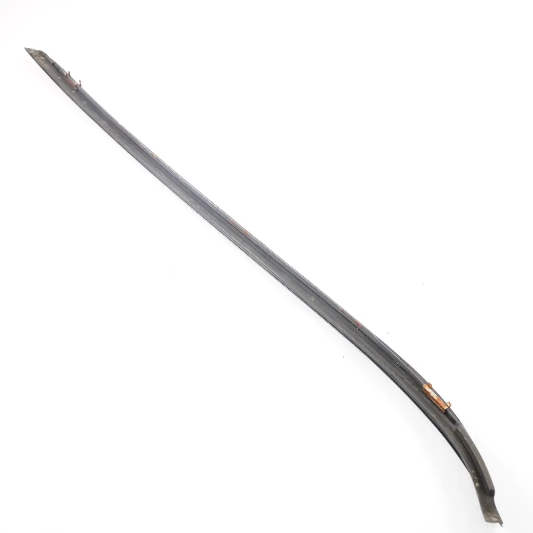 Listwa Szyby Przód Prawa Monacoblau do BMW E90 E91 o numerze 0034044 BMW E90 E91 Listwa Szyby Przód Prawa Monacoblau - SKU 0034044-MB - Numer Części 0034044