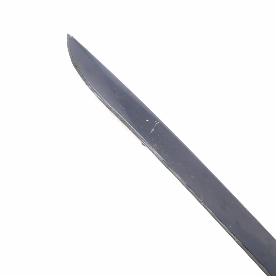 Listwa Szyby Przód Prawa Monacoblau do BMW E90 E91 o numerze 0034044 BMW E90 E91 Listwa Szyby Przód Prawa Monacoblau - SKU 0034044-MB - Numer Części 0034044