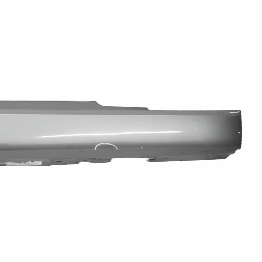 Sill Strip Faldon Lateral Derecho Spacegrau Gris Espacial - A52 para BMW E92 E93 con número de pieza 0034058 BMW E92 E93 Sill Strip Faldon Lateral Derecho Spacegrau Gris Espacial - A52 - SKU 0034058-SCG1 - Número de pieza 0034058