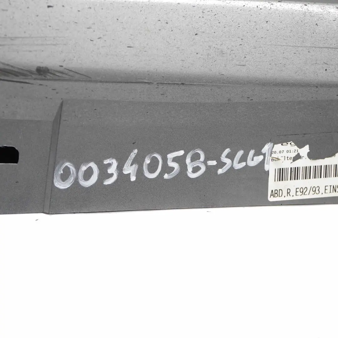 Listello Portiera Apertura Gonna Destra Grigio Space Grigio - A52 per BMW E92 E93 con numero di parte 0034058 BMW E92 E93 Listello Portiera Apertura Gonna Destra Grigio Space Grigio - A52 - SKU 0034058-SCG1 - Numero di parte 0034058