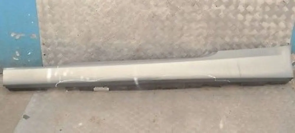 Bas de Porte Couverture Seuil a Gauche Arctique Metal A34 pour BMW E92 E93 LCI à propos du numéro de pièce 51770034059 BMW E92 E93 LCI Bas de Porte Couverture Seuil a Gauche Arctique Metal A34 - SKU 0034059-AM - Numéro de pièce 51770034059