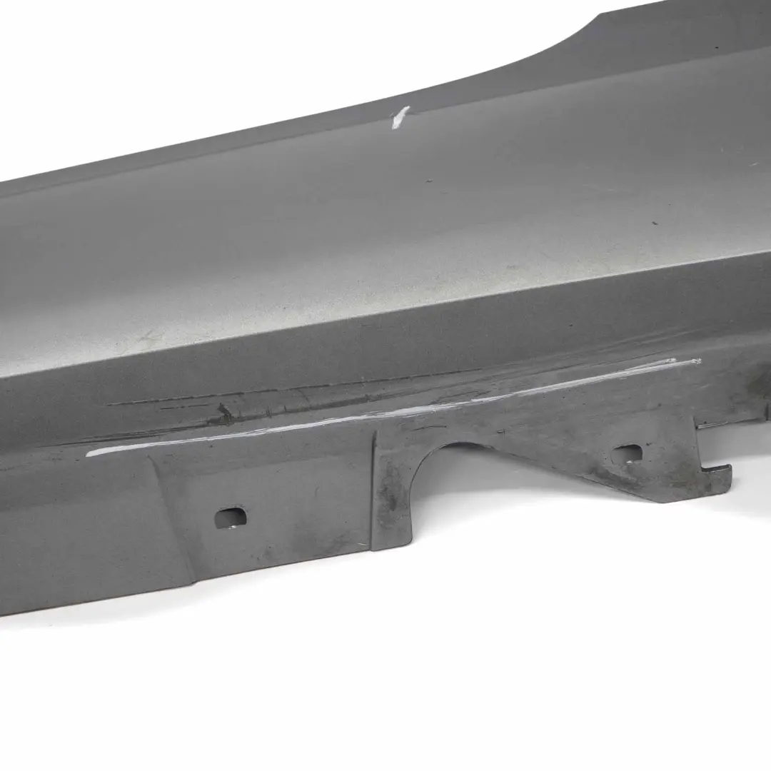 Listello Portiera Verniciato SX Grigio Space Grigio A52 per BMW E92 E93 con numero di parte 0034059 BMW E92 E93 Listello Portiera Verniciato SX Grigio Space Grigio A52 - SKU 0034059-SCG - Numero di parte 0034059