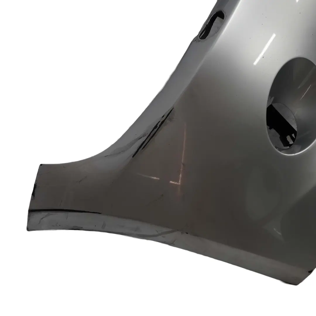 Zderzak Przedni Przód Titansilber 354 do BMW Z4 E85 o numerze 0034430 BMW Z4 E85 Zderzak Przedni Przód Titansilber 354 - SKU 0034430-TS - Numer Części 0034430