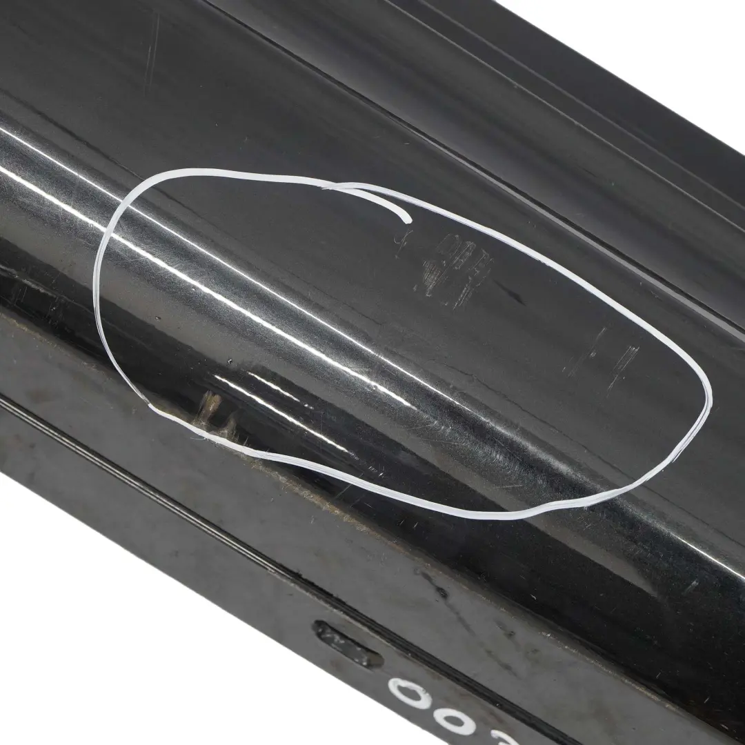 Bande de seuil droite E82 E88 Noir Saphir - 475 pour BMW E81 M Sport à propos du numéro de pièce 0034732 BMW E81 M Sport Bande de seuil droite E82 E88 Noir Saphir - 475 - SKU 0034732-BS3 - Numéro de pièce 0034732