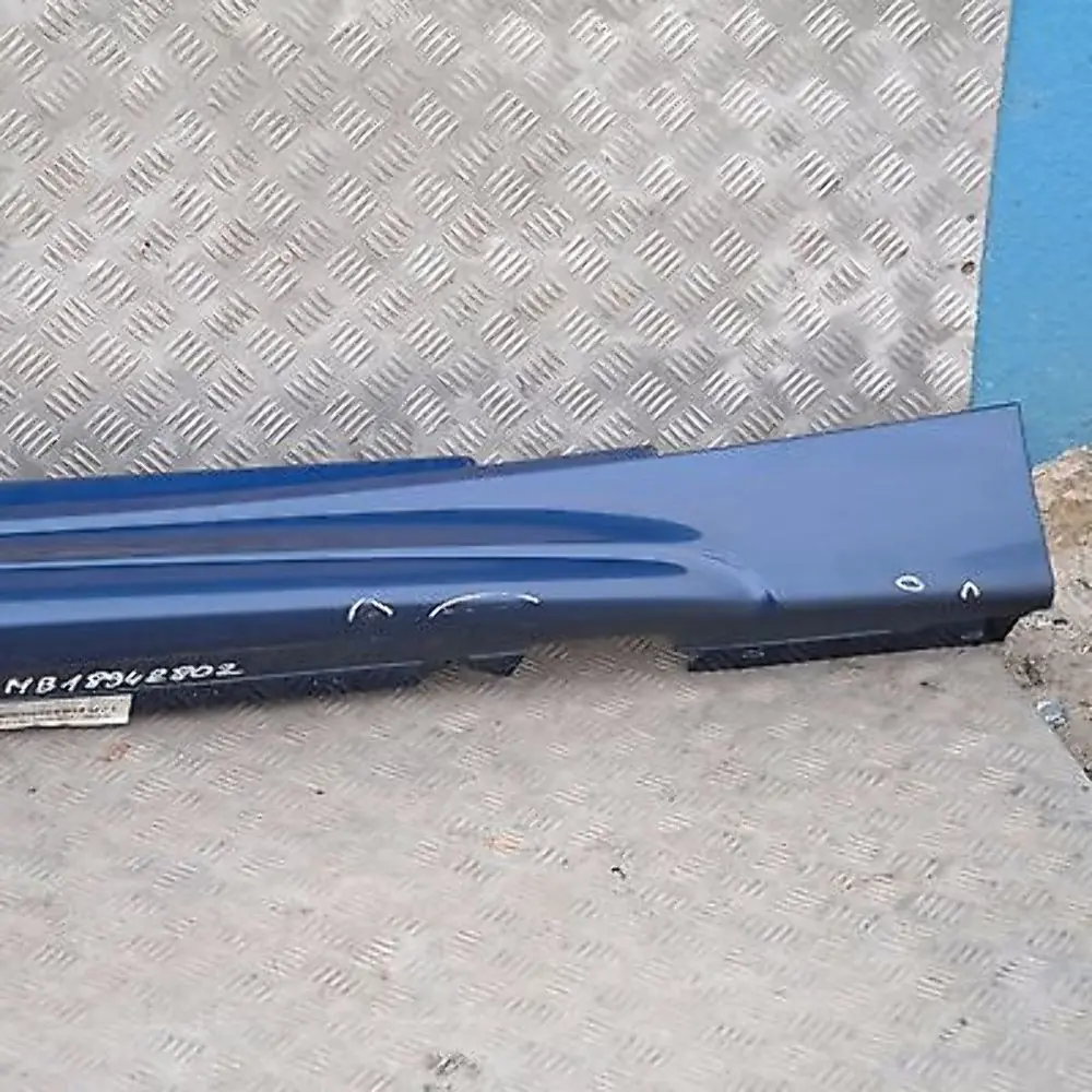 Schwellerleiste rechts Mans Blau für BMW 1 er E81 E82 E88 M SPORT mit Teilenummer 51770034732 BMW 1 er E81 E82 E88 M SPORT Schwellerleiste rechts Mans Blau - SKU 0034732-LMB - Teilenummer 51770034732