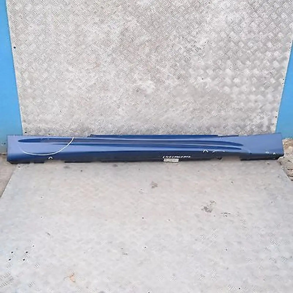 Bas de Porte Droite Mans Bleu pour BMW E81 E82 E88 M Sport à propos du numéro de pièce 51770034732 BMW E81 E82 E88 M Sport Bas de Porte Droite Mans Bleu - SKU 0034732-LMB - Numéro de pièce 51770034732