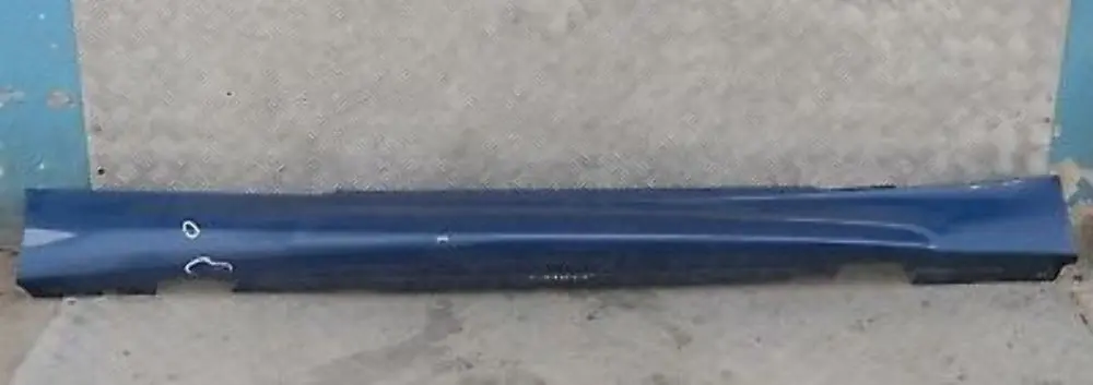 Bas de Porte Peint A Droite Mans Bleu pour BMW E81 E82 E88 M Sport à propos du numéro de pièce 51770034732 BMW E81 E82 E88 M Sport Bas de Porte Peint A Droite Mans Bleu - SKU 0034732-LMB1 - Numéro de pièce 51770034732