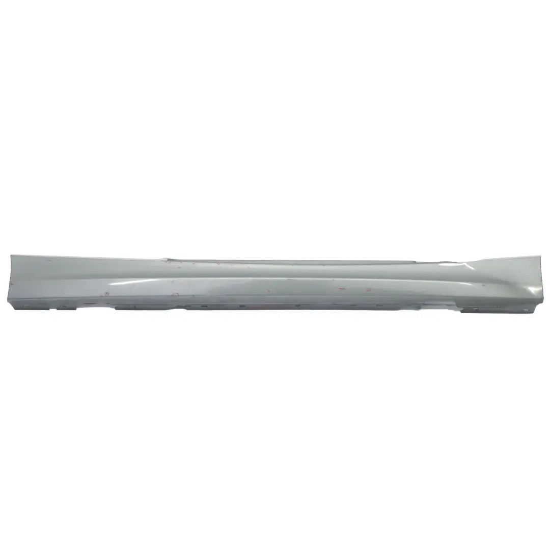 Listello Portiera Destra Grigio Space A52 per BMW E81 E82 E88 M Sport con numero di parte 0034732 BMW E81 E82 E88 M Sport Listello Portiera Destra Grigio Space A52 - SKU 0034732-SCG1 - Numero di parte 0034732
