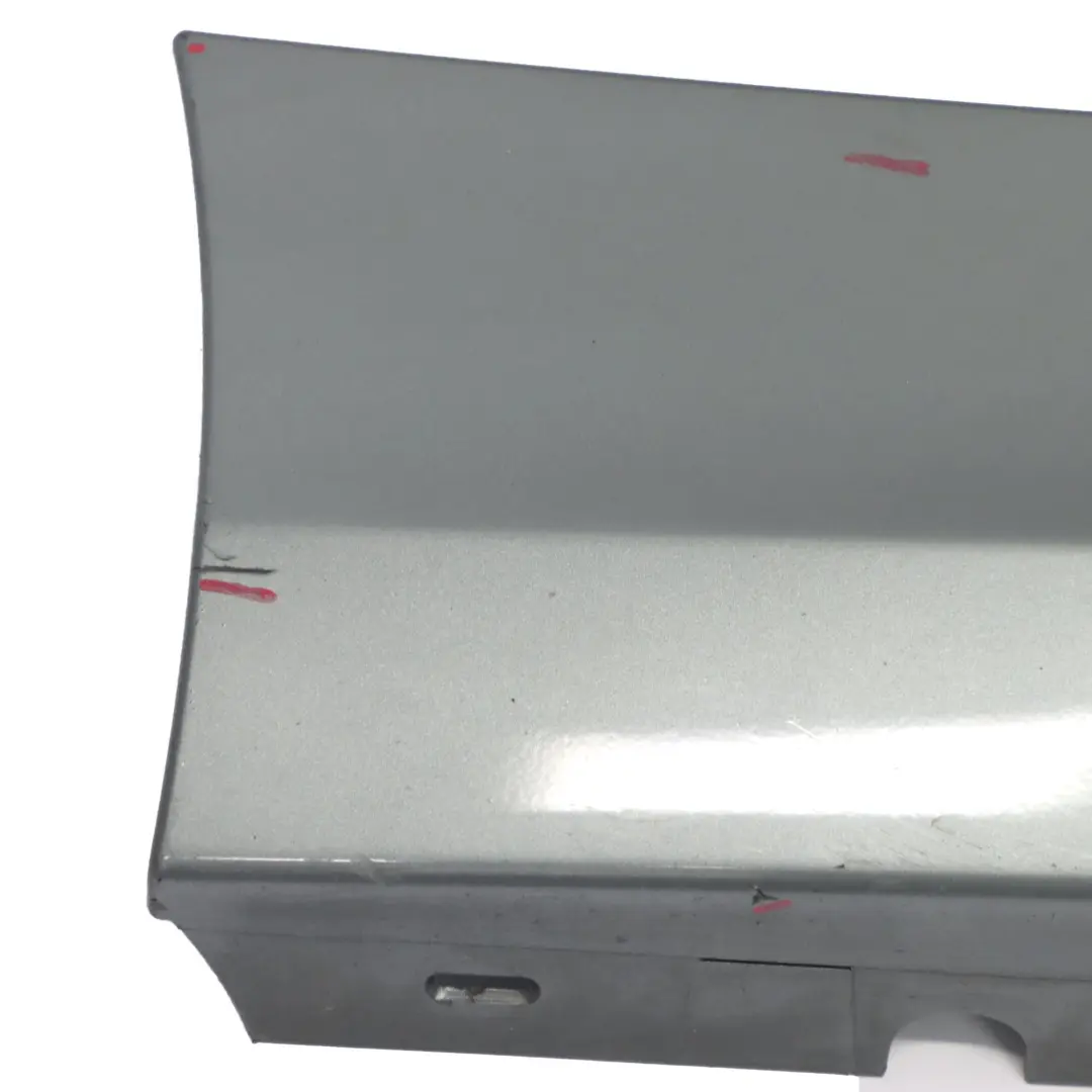 Listello Portiera Destra Grigio Space A52 per BMW E81 E82 E88 M Sport con numero di parte 0034732 BMW E81 E82 E88 M Sport Listello Portiera Destra Grigio Space A52 - SKU 0034732-SCG1 - Numero di parte 0034732