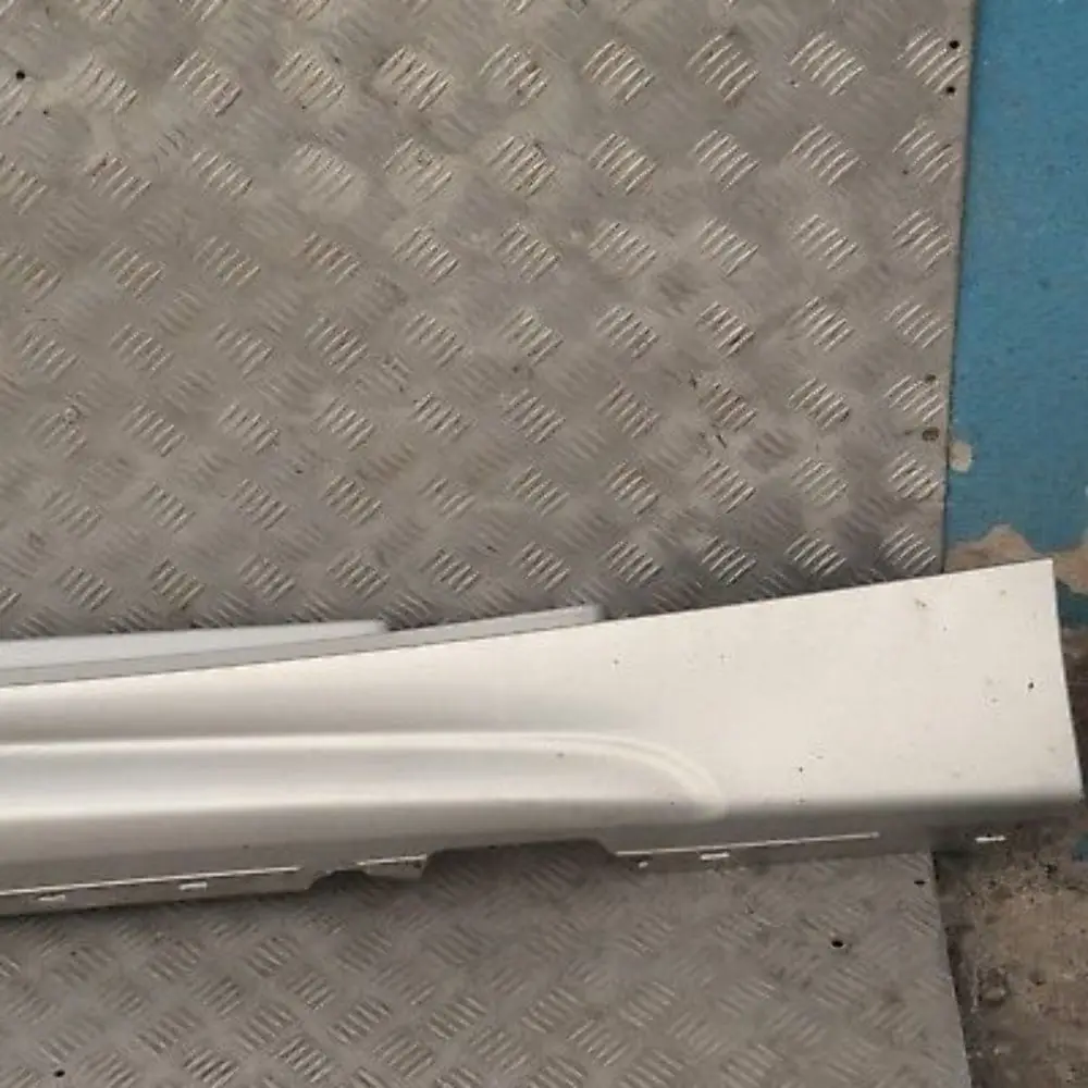 Schwellerleiste Schweller rechts Titansilber Silber für BMW 1 er 1 E81 E82 M Sport mit Teilenummer 34732 BMW 1 er 1 E81 E82 M Sport Schwellerleiste Schweller rechts Titansilber Silber - SKU 0034732-TS1 - Teilenummer 34732