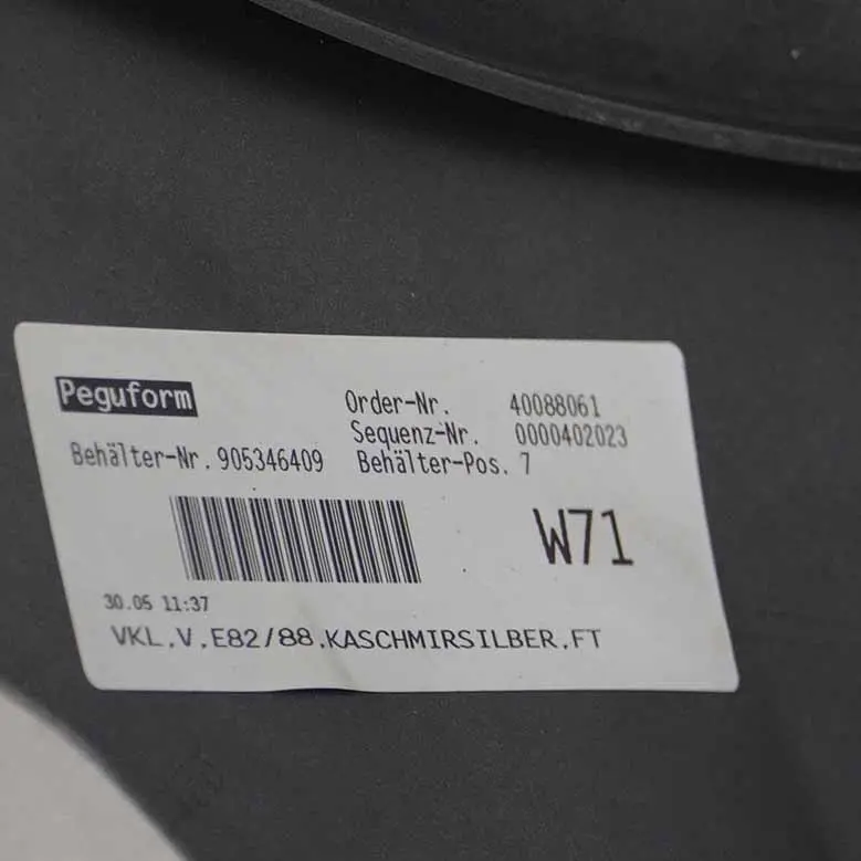 Zderzak Przedni E88 Kaschmirsilber - A72 do BMW E82 o numerze 0036079 BMW E82 Zderzak Przedni E88 Kaschmirsilber - A72 - SKU 0036079-KAS - Numer Części 0036079