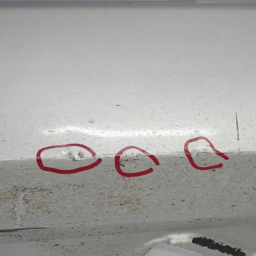 Minigonna laterale BMW E92 E93 M Sport Coprire striscia destra Titansilber - 354 per con numero di parte 0036124 Minigonna laterale BMW E92 E93 M Sport Coprire striscia destra Titansilber - 354 - SKU 0036124-TS2 - Numero di parte 0036124