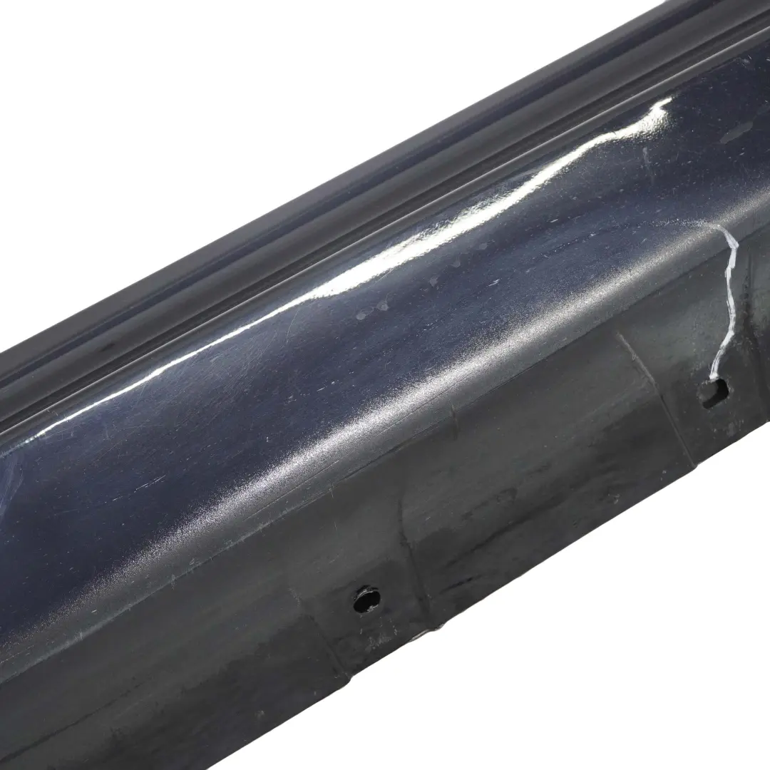 Sill Strip Faldon Lateral Derecho Jerezschwarz Jerez Negro - A73 para BMW E92 M3 con número de pieza 0036126 BMW E92 M3 Sill Strip Faldon Lateral Derecho Jerezschwarz Jerez Negro - A73 - SKU 0036126-JEREZ - Número de pieza 0036126