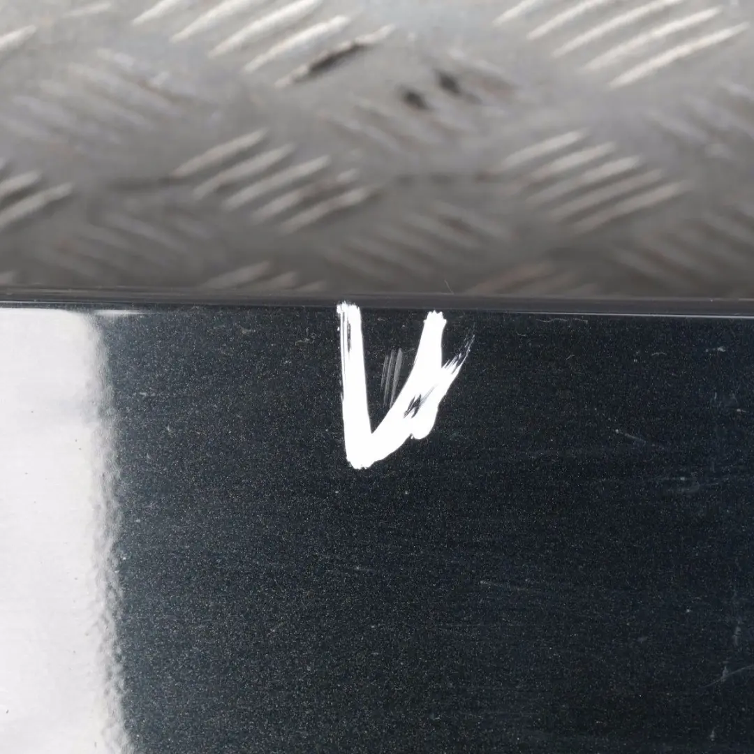 Listello Portiera Apertura Gonna Destra Black Sapphire Metallic per BMW E81 E82 con numero di parte 51770036142 BMW E81 E82 Listello Portiera Apertura Gonna Destra Black Sapphire Metallic - SKU 0036142-BS3 - Numero di parte 51770036142