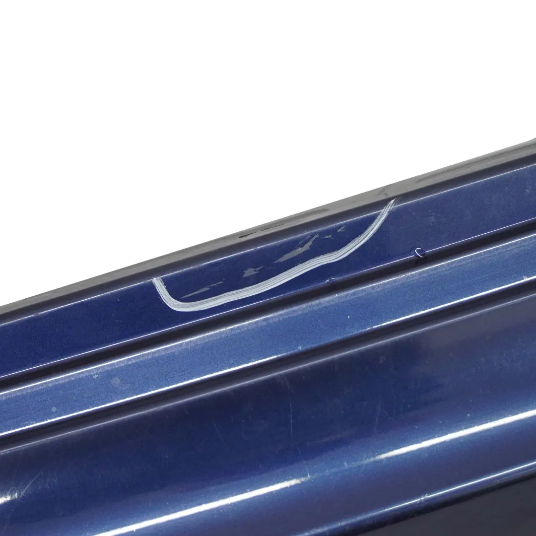 Sill Strip Side Skirt Right Tiefseeblau Deep Sea Blue A76 para BMW E81 E82 E88 con número de pieza 0036142 BMW E81 E82 E88 Sill Strip Side Skirt Right Tiefseeblau Deep Sea Blue A76 - SKU 0036142-DSB - Número de pieza 0036142