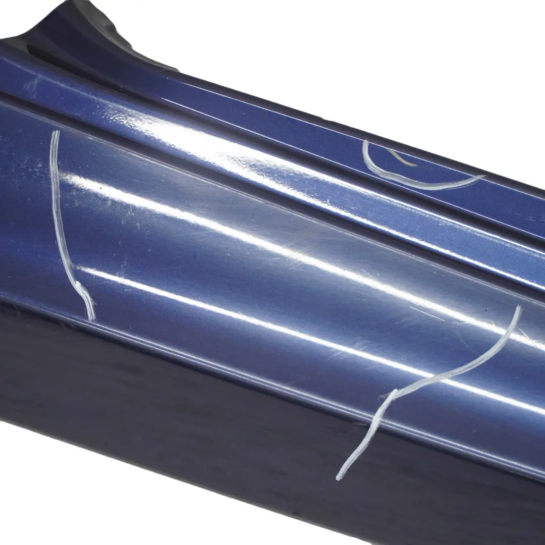 Sill Strip Side Skirt Right Tiefseeblau Deep Sea Blue A76 para BMW E81 E82 E88 con número de pieza 0036142 BMW E81 E82 E88 Sill Strip Side Skirt Right Tiefseeblau Deep Sea Blue A76 - SKU 0036142-DSB - Número de pieza 0036142