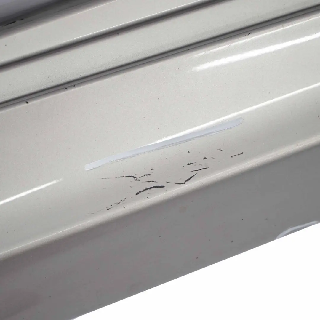 Striscia davanzale Gonna laterale destra Kaschmirsilber A72 per BMW E81 E88 con numero di parte 0036142 BMW E81 E88 Striscia davanzale Gonna laterale destra Kaschmirsilber A72 - SKU 0036142-KAS2 - Numero di parte 0036142