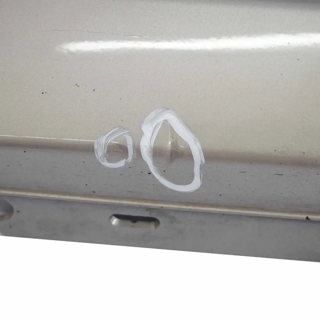 Striscia davanzale Gonna laterale destra Kaschmirsilber A72 per BMW E81 E88 con numero di parte 0036142 BMW E81 E88 Striscia davanzale Gonna laterale destra Kaschmirsilber A72 - SKU 0036142-KAS2 - Numero di parte 0036142