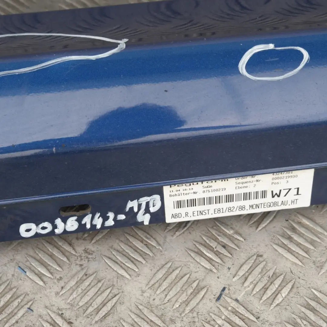 Listello Portiera Apertura Gonna Destra Montegoblau Blu per BMW E81 E82 E88 4 con numero di parte 36142 BMW E81 E82 E88 4 Listello Portiera Apertura Gonna Destra Montegoblau Blu - SKU 0036142-MTB4 - Numero di parte 36142