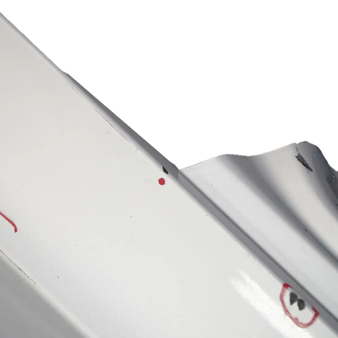 Sill Strip Faldon lateral derecho Titansilber Titan Silver 354 para BMW E81 E82 E88 con número de pieza 0036142 BMW E81 E82 E88 Sill Strip Faldon lateral derecho Titansilber Titan Silver 354 - SKU 0036142-TS5 - Número de pieza 0036142