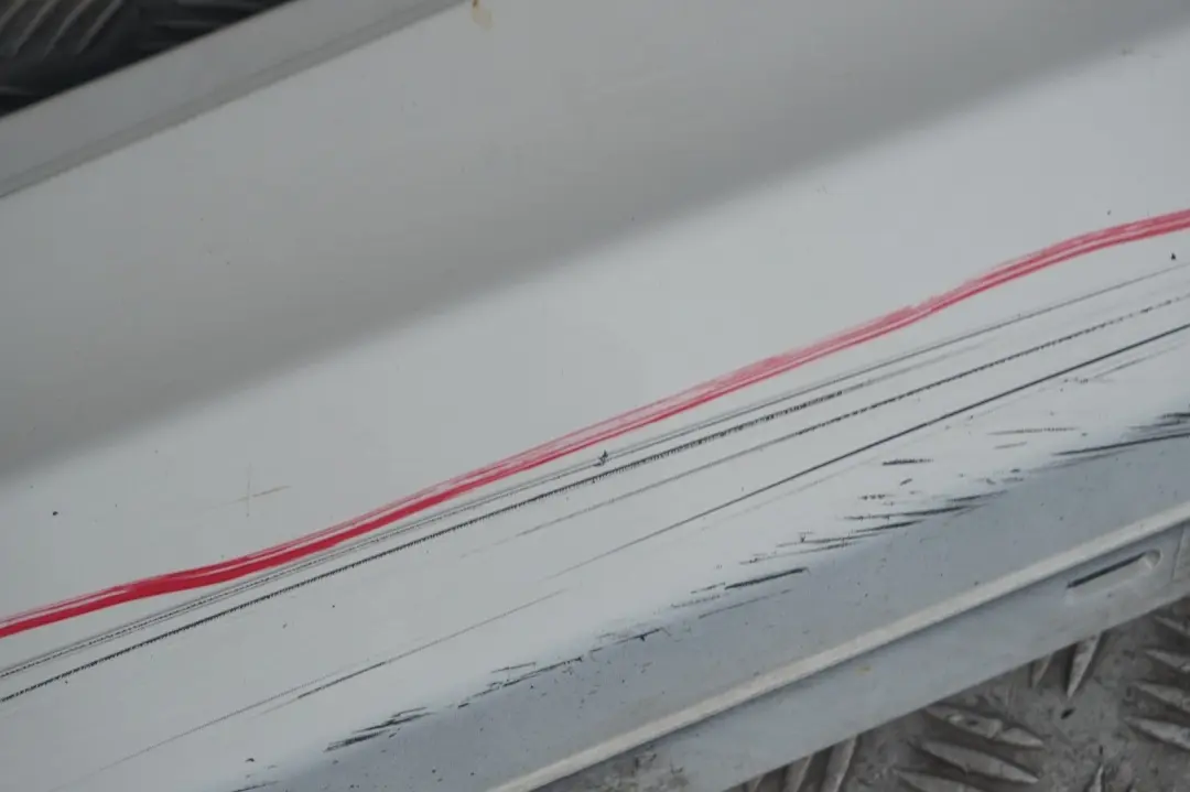 BMW 1 er 3 E81 E82 E88 Schwellerleiste Lackiert Links Alpinweiss 300 - SKU 0036143-AW1 - Teilenummer 0036143