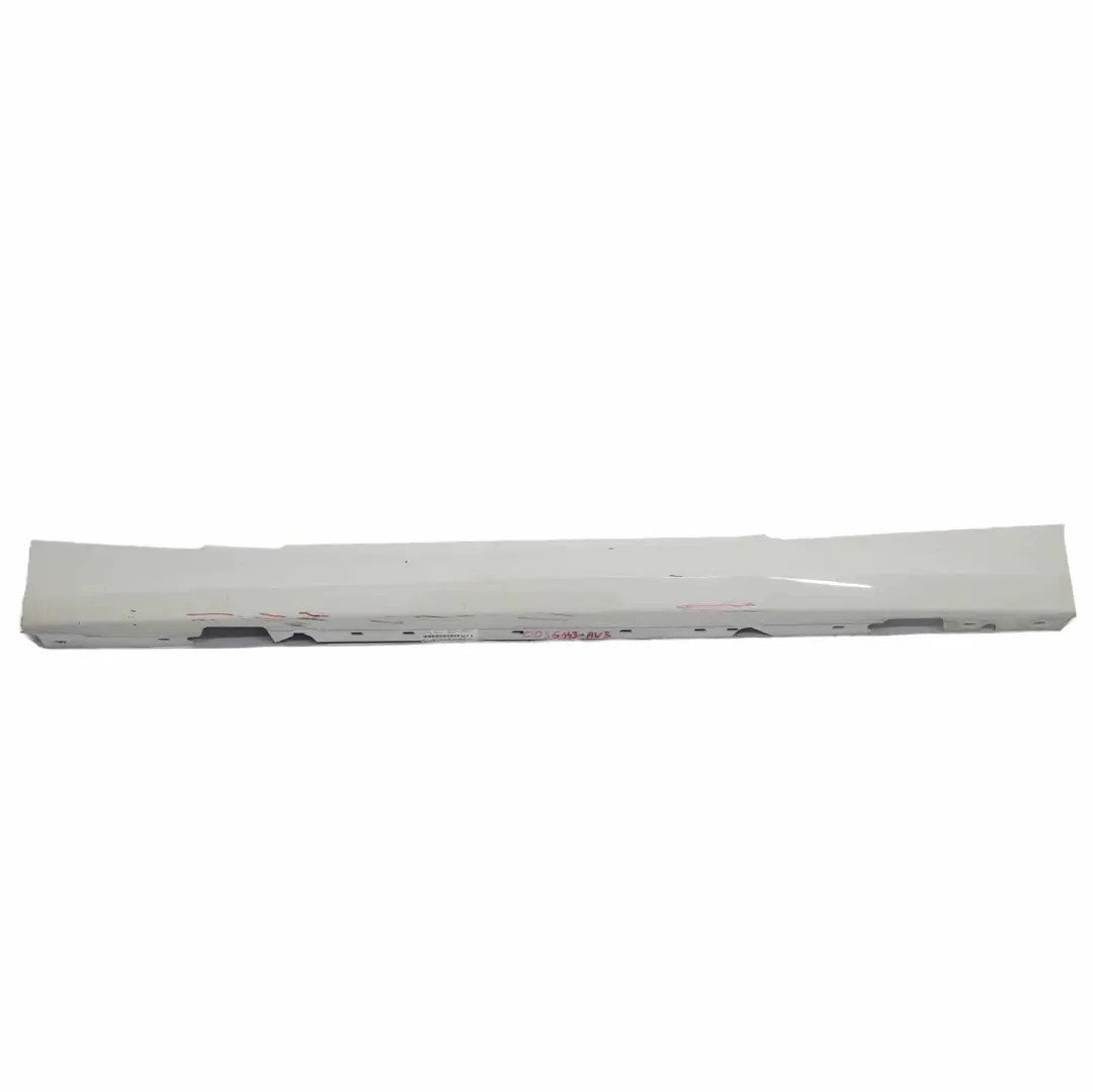 Gonna laterale Sill Strip sinistra Alpinweiss Bianco 300 per BMW E81 E82 E88 con numero di parte 0036143 BMW E81 E82 E88 Gonna laterale Sill Strip sinistra Alpinweiss Bianco 300 - SKU 0036143-AW3 - Numero di parte 0036143