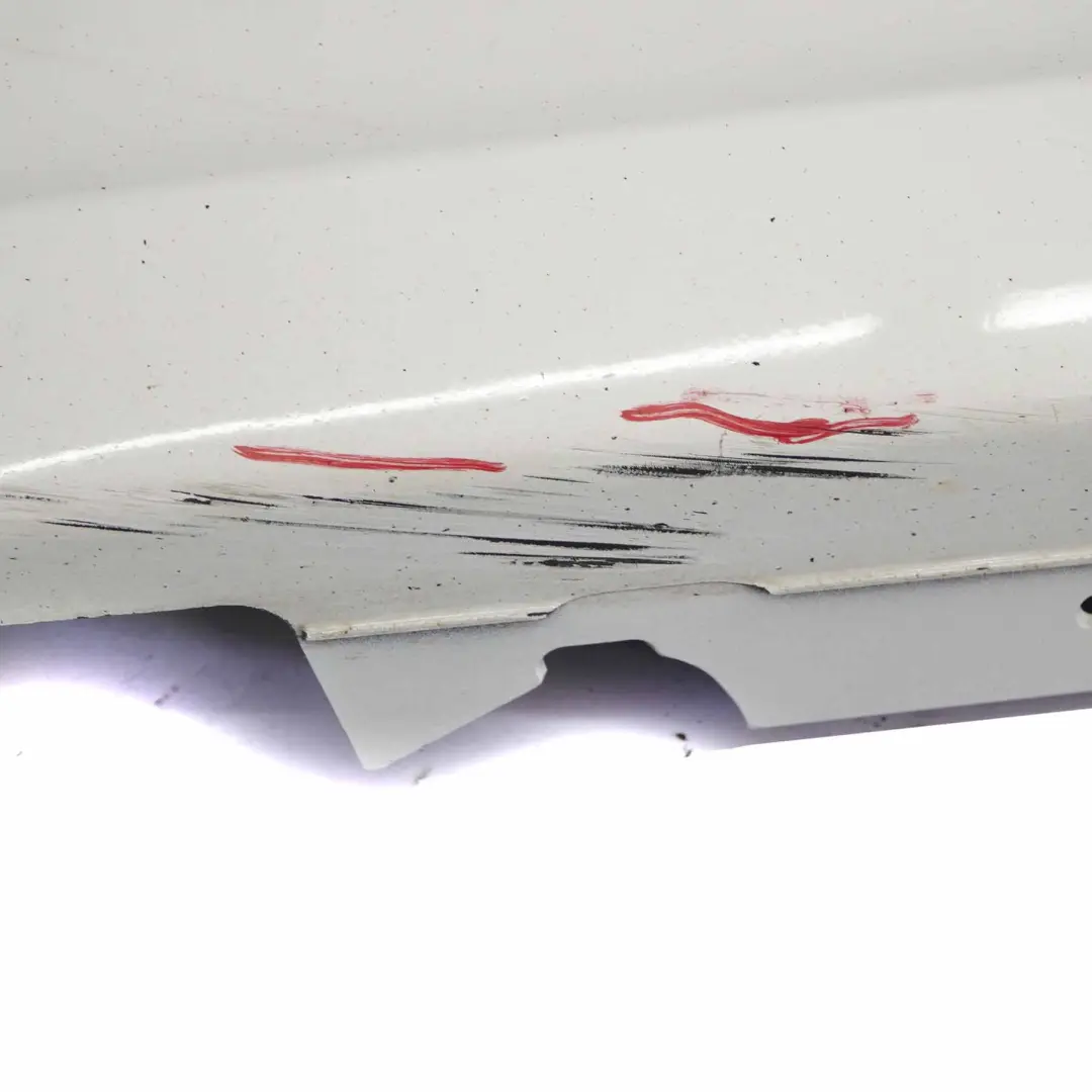 Gonna laterale Sill Strip sinistra Alpinweiss Bianco 300 per BMW E81 E82 E88 con numero di parte 0036143 BMW E81 E82 E88 Gonna laterale Sill Strip sinistra Alpinweiss Bianco 300 - SKU 0036143-AW3 - Numero di parte 0036143