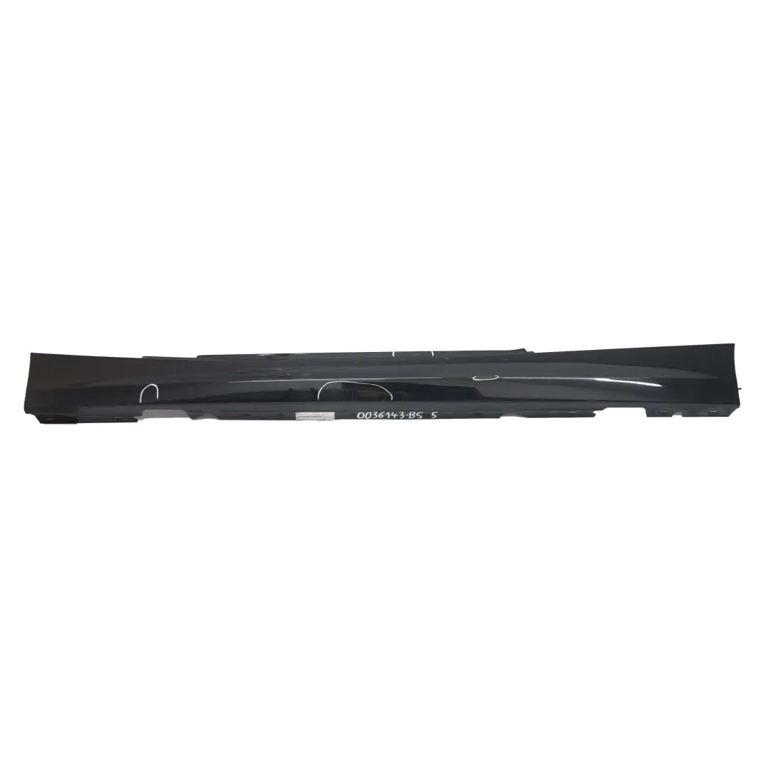  Faldon lateral izquierdoBMW E81 E82 E88 Sill Strip Negro Zafiro Metalico - 475 - SKU 0036143-BS5 - Número de pieza 0036143