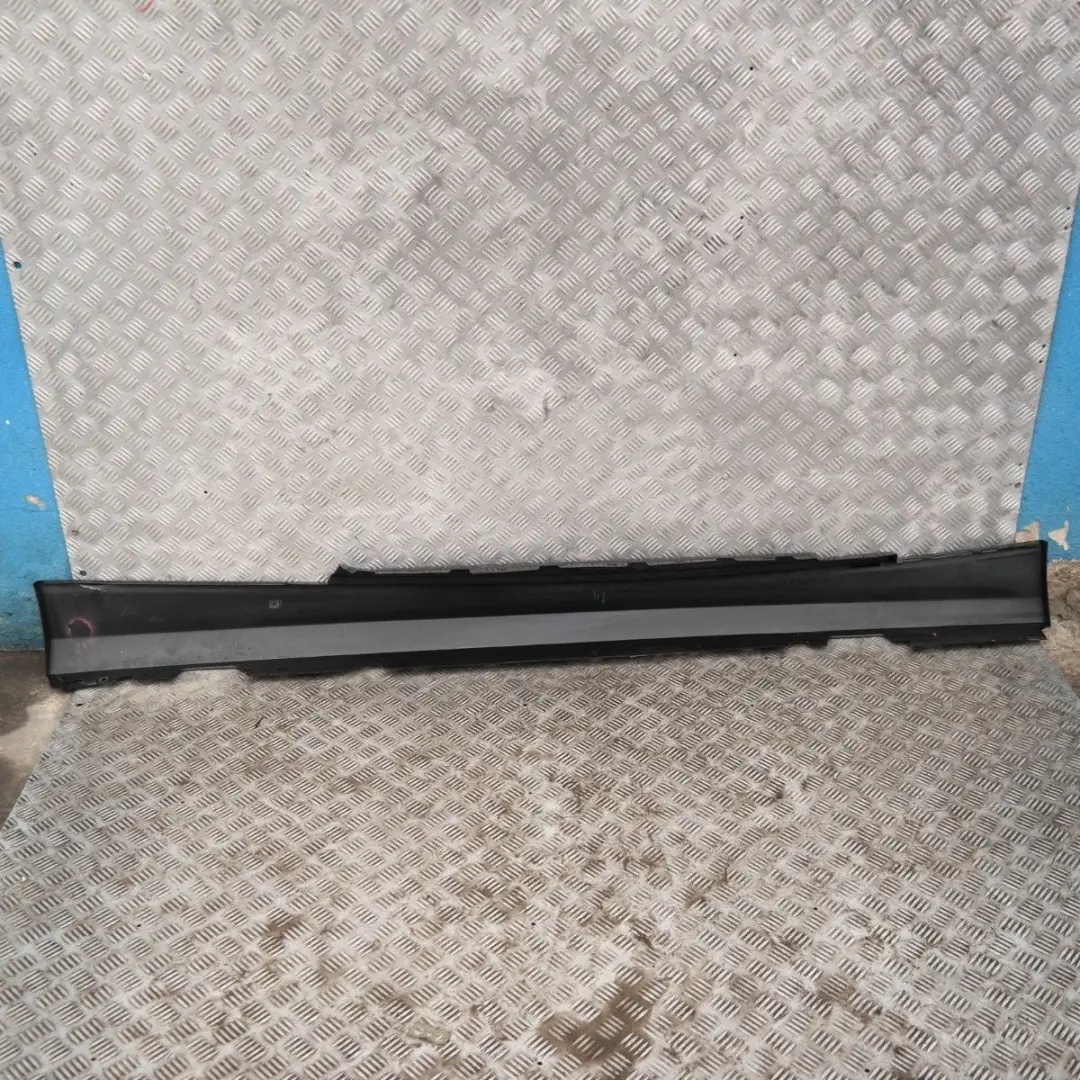 BMW E81 E82 E88 Bas de Porte Couverture Seuil A Gauche Havanna Metallique A17 - SKU 0036143-HAV - Numéro de pièce 36143