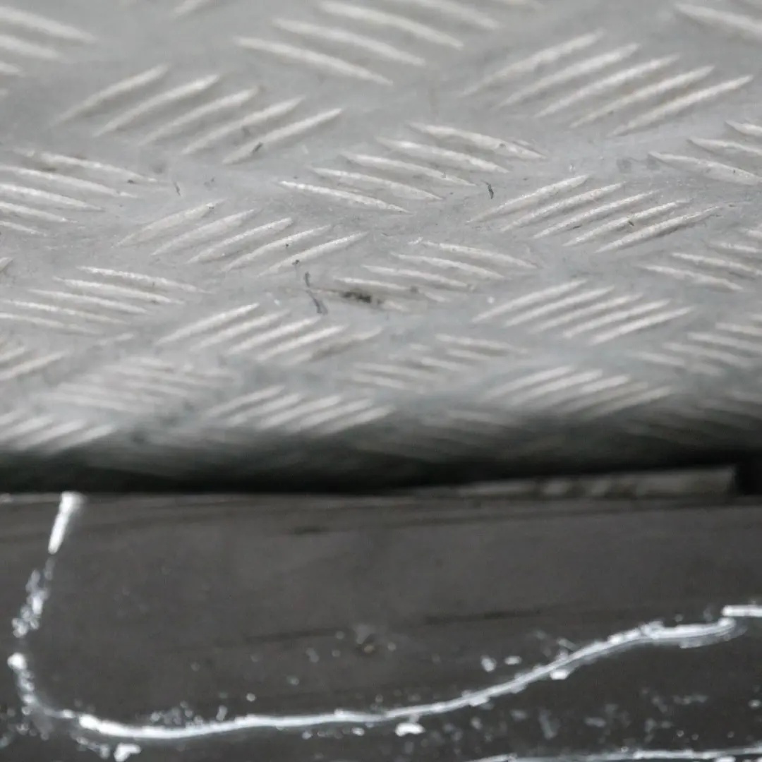 Bas de Porte Couverture Seuil A Gauche Havanna Metallique A17 pour BMW E81 E82 E88 à propos du numéro de pièce 36143 BMW E81 E82 E88 Bas de Porte Couverture Seuil A Gauche Havanna Metallique A17 - SKU 0036143-HAV - Numéro de pièce 36143