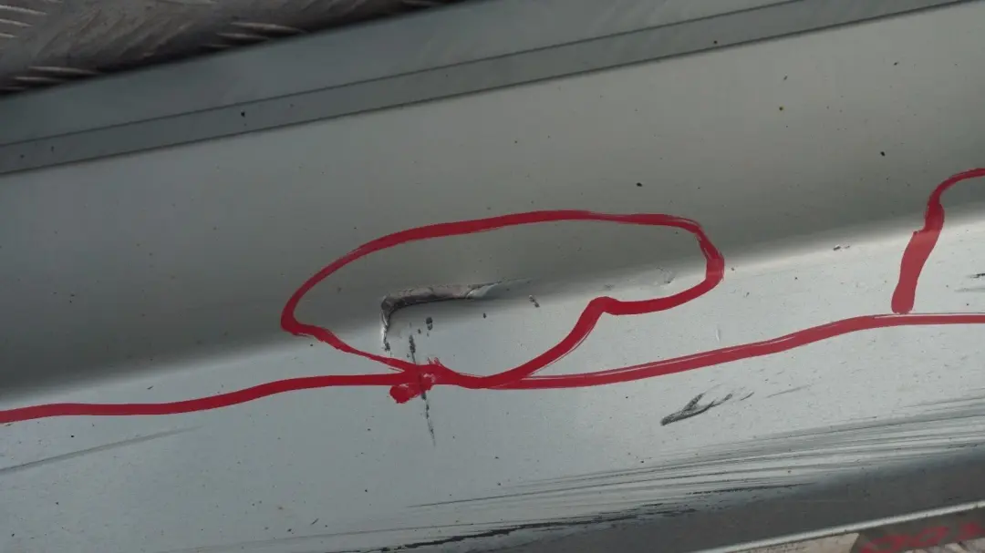 Faldón lateral izquierdo Patagoniagruen Verde para BMW E81 E82 E88 con número de pieza 36143 BMW E81 E82 E88 Faldón lateral izquierdo Patagoniagruen Verde - SKU 0036143-PTG - Número de pieza 36143