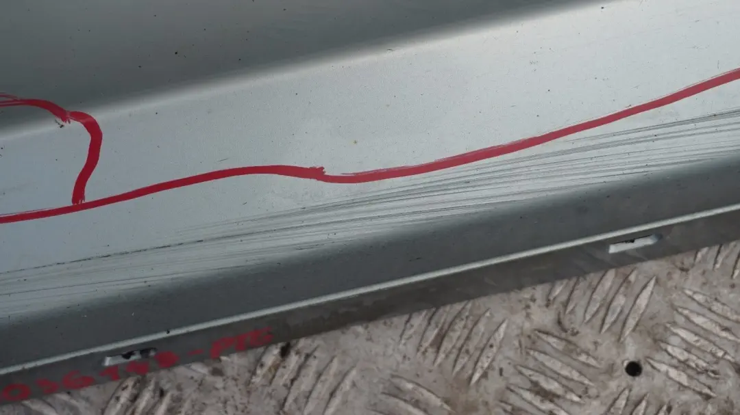 Nakładka próg lewy patagoniagruen do BMW 1 E81 E82 o numerze 36143 BMW 1 E81 E82 Nakładka próg lewy patagoniagruen - SKU 0036143-PTG - Numer Części 36143