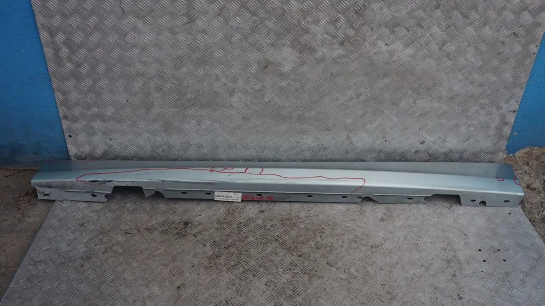 Nakładka próg lewy patagoniagruen do BMW 1 E81 E82 o numerze 36143 BMW 1 E81 E82 Nakładka próg lewy patagoniagruen - SKU 0036143-PTG - Numer Części 36143