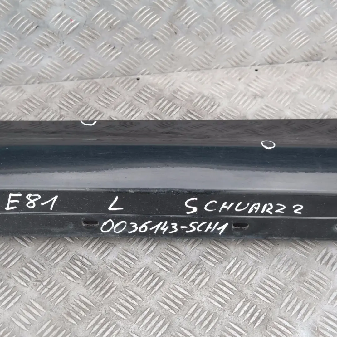 Listón Alféizar Faldón Lateral Izquierdo Schwarz 2 Negro - 668 para BMW E81 E82 E88 con número de pieza 0036143-SCH1 BMW E81 E82 E88 Listón Alféizar Faldón Lateral Izquierdo Schwarz 2 Negro - 668 - SKU 0036143-SCH1 - Número de pieza 0036143-SCH1