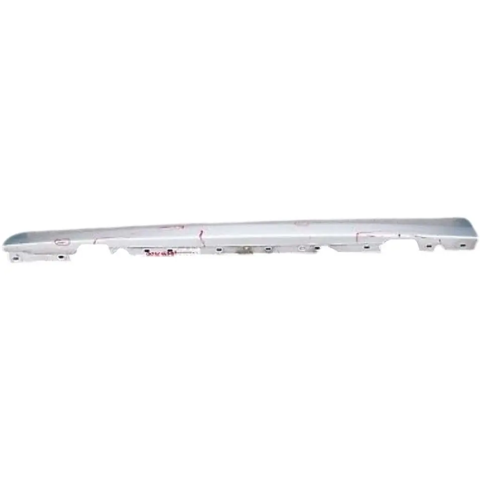 Nakładka na próg lewy titansilber 354 do BMW 1 E81 o numerze 51770036143 BMW 1 E81 Nakładka na próg lewy titansilber 354 - SKU 0036143-TS2 - Numer Części 51770036143
