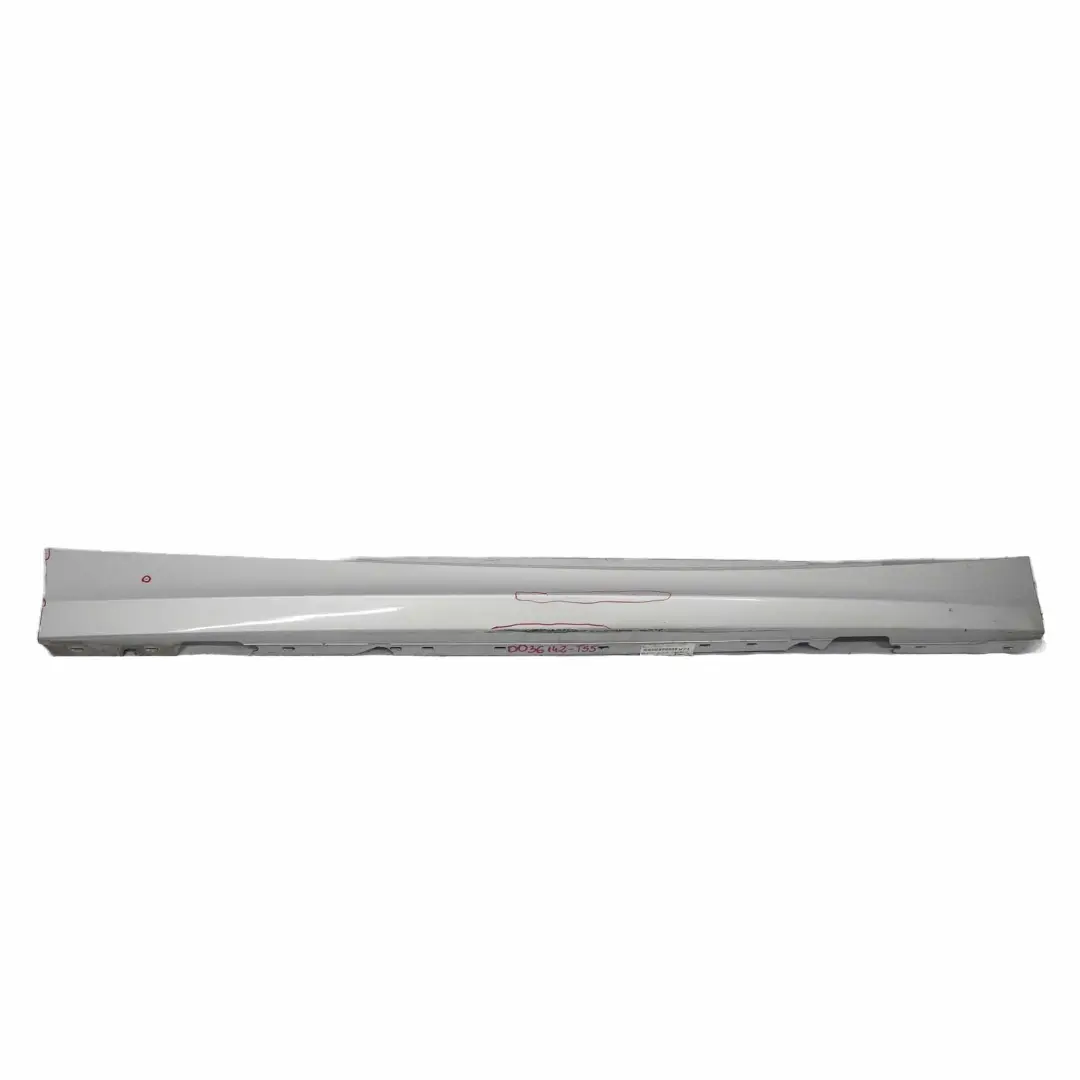 Faldon Lateral Tapa Sill Strip Izquierda Titansilber Titan Silver 354 para BMW E81 con número de pieza 0036143 BMW E81 Faldon Lateral Tapa Sill Strip Izquierda Titansilber Titan Silver 354 - SKU 0036143-TS8 - Número de pieza 0036143