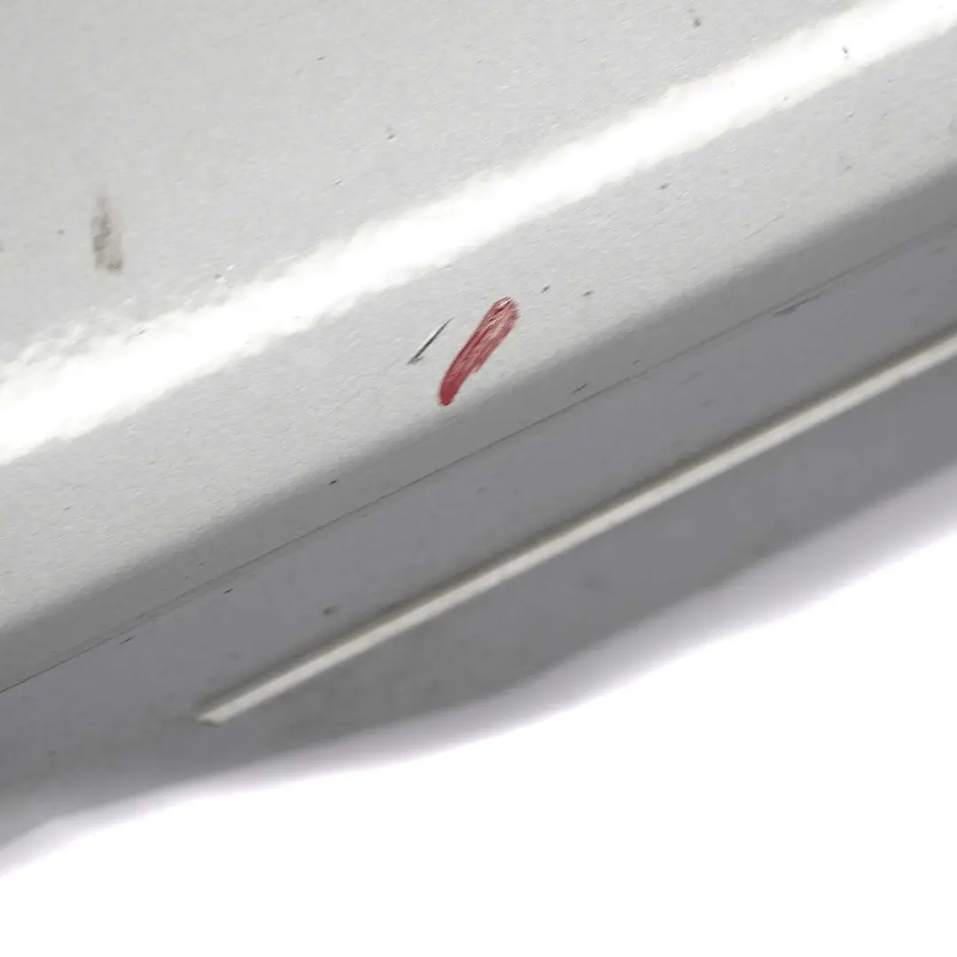 Sill Strip Faldon Lateral Izquierdo Titansilber Plata 354 para BMW E81 E82 E88 con número de pieza 0036143 BMW E81 E82 E88 Sill Strip Faldon Lateral Izquierdo Titansilber Plata 354 - SKU 0036143-TS - Número de pieza 0036143