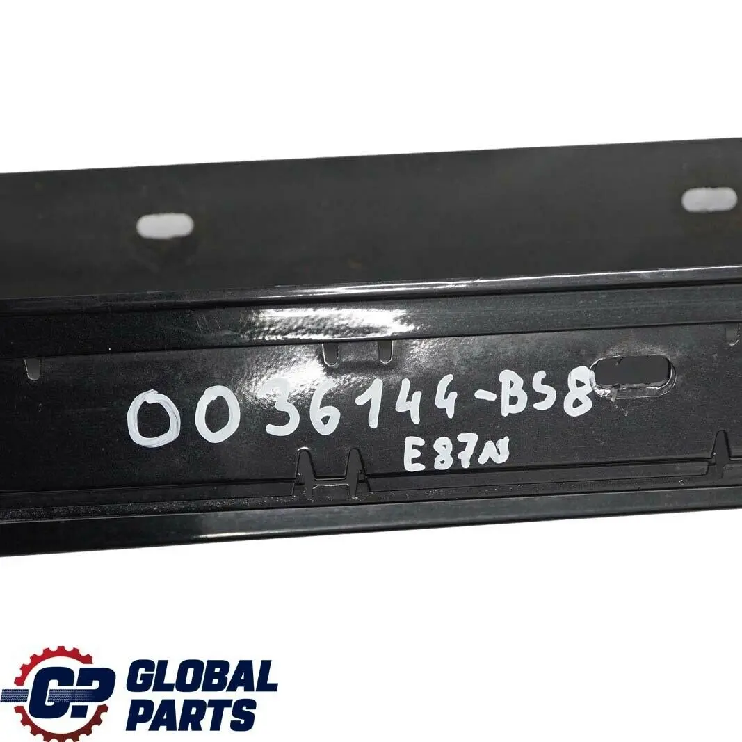 Listello Portiera Gonna Destra Black Sapphire Metallizzato - 475 per BMW E87 LCI 8 con numero di parte 51770036144 BMW E87 LCI 8 Listello Portiera Gonna Destra Black Sapphire Metallizzato - 475 - SKU 0036144-BS8 - Numero di parte 51770036144