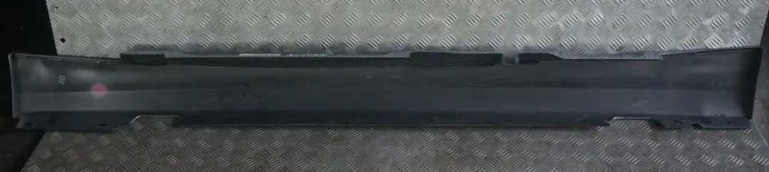 Nakładka próg prawy listwa progowa do BMW E87 LCI o numerze 0036144 BMW E87 LCI Nakładka próg prawy listwa progowa - SKU 0036144-WB1 - Numer Części 0036144