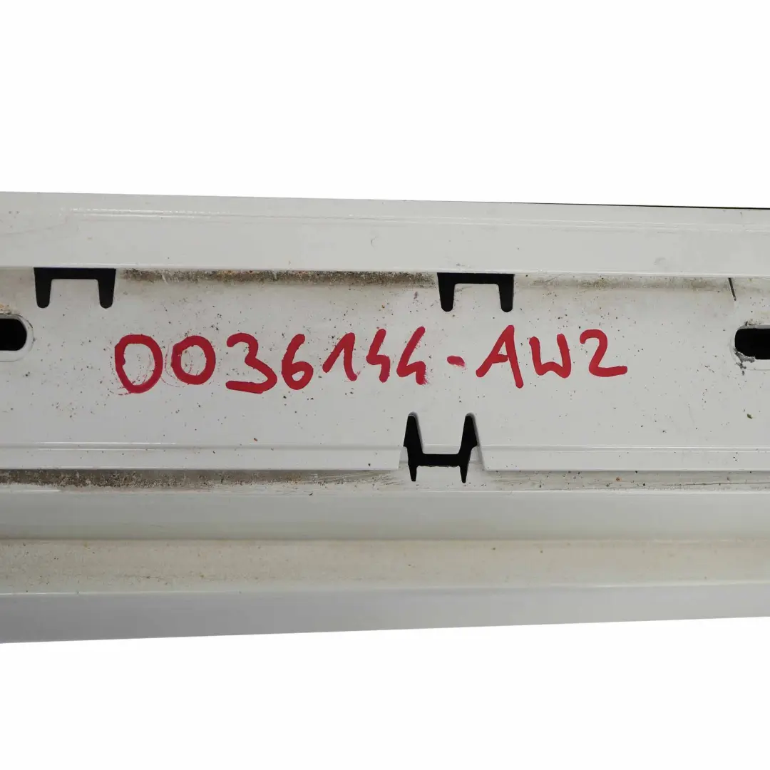 BMW E87 LCI Listón de umbral de faldón lateral derecho Alpinweiss White - 300 - SKU 0036144-AW2 - Número de pieza 0036144