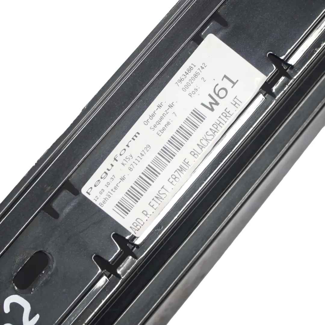 Nakładka próg prawy listwa progowa do BMW E87 LCI o numerze 0036144 BMW E87 LCI Nakładka próg prawy listwa progowa - SKU 0036144-BS2 - Numer Części 0036144